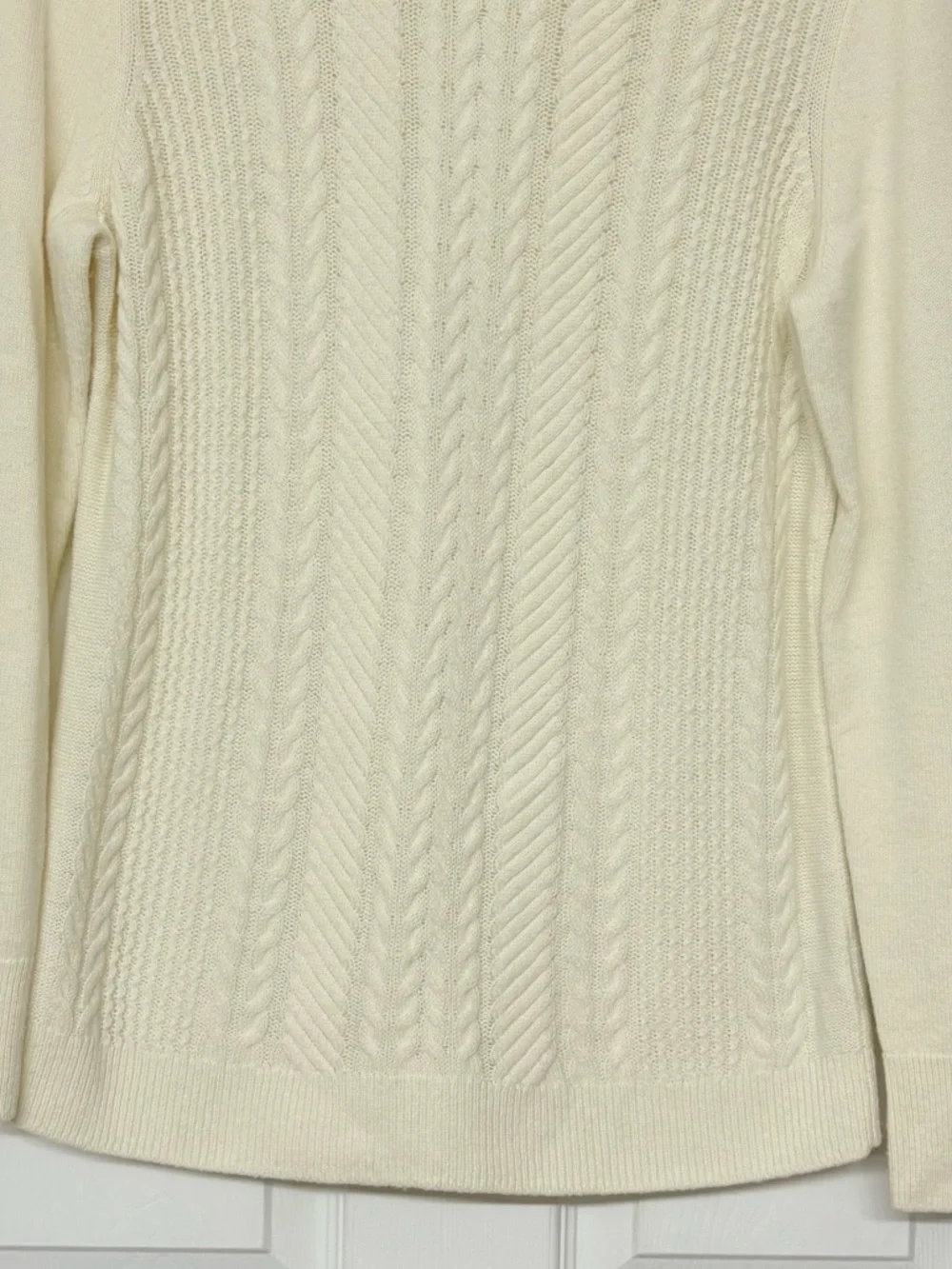 Talbots Cream Color Cable Knit Lambswool Blend Crew Neck Sweater Neutral Sz M - Picture 3 of 4